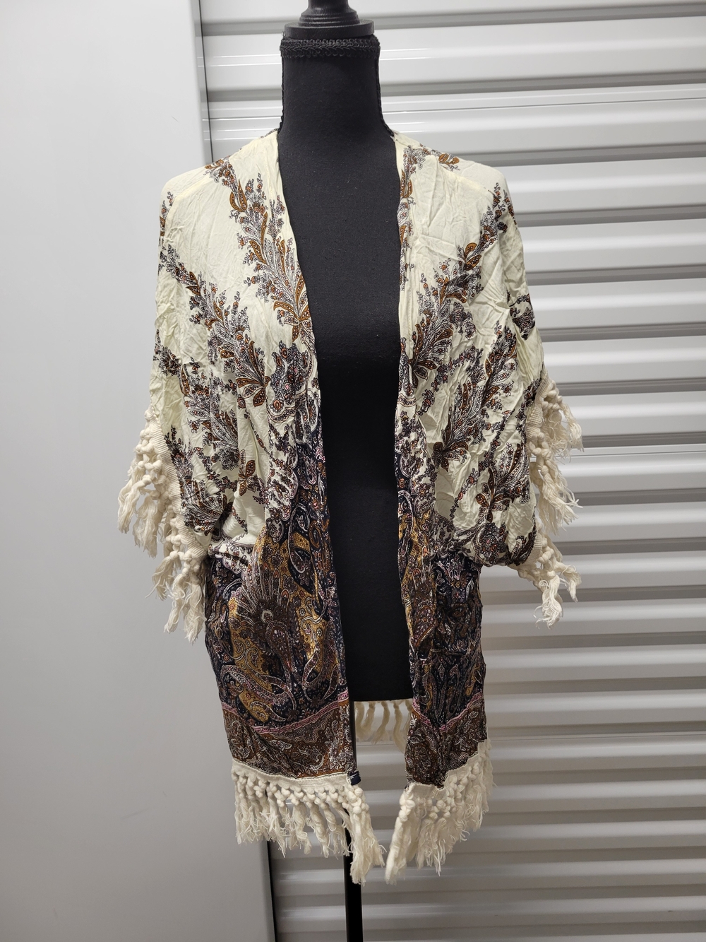 Umgee  Boho Floral Festival Fringe Kimono Top Size M/L Feminine Hippie Indie